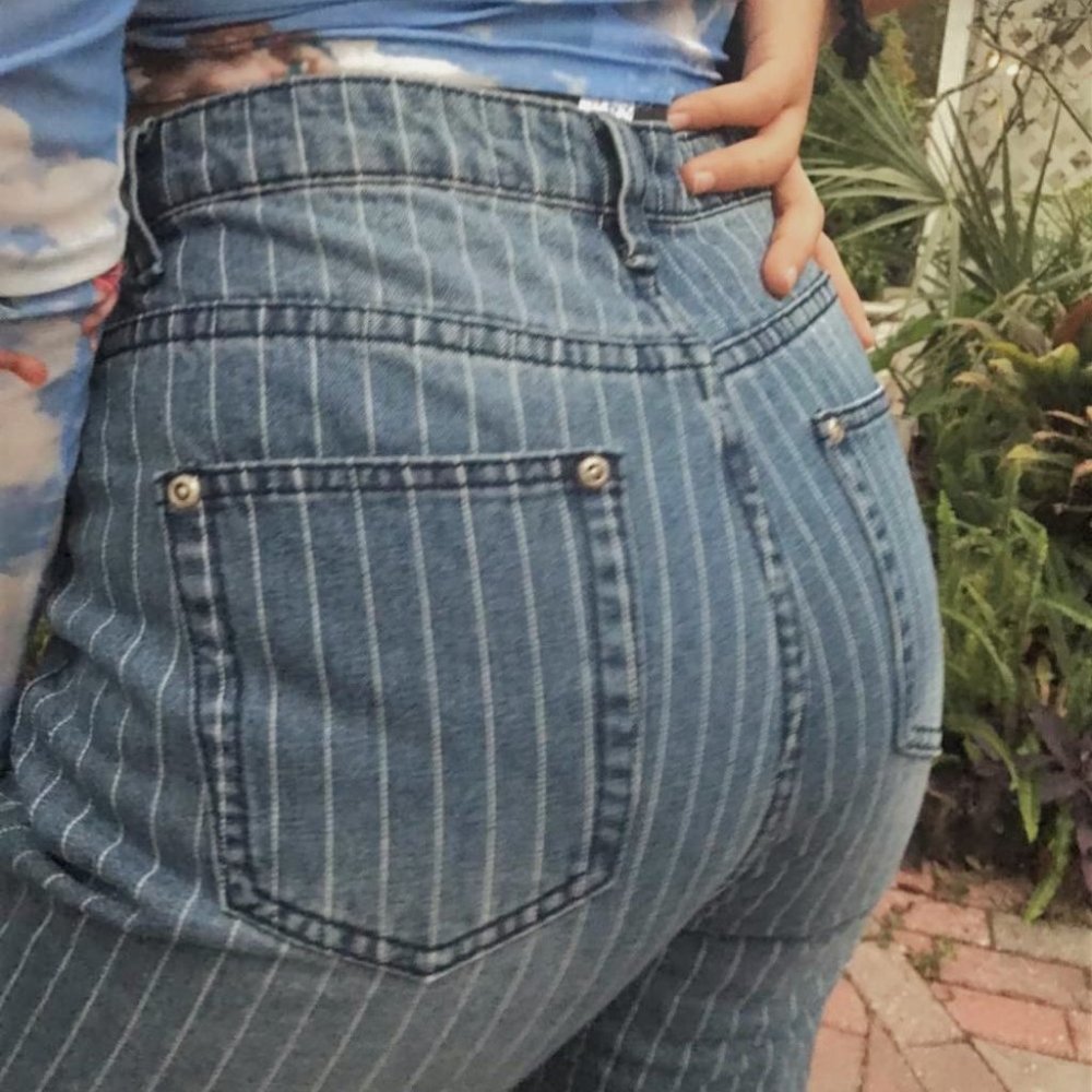 BLUE STRIPED TURN UP MOM JEANS - Picture 3 of 5